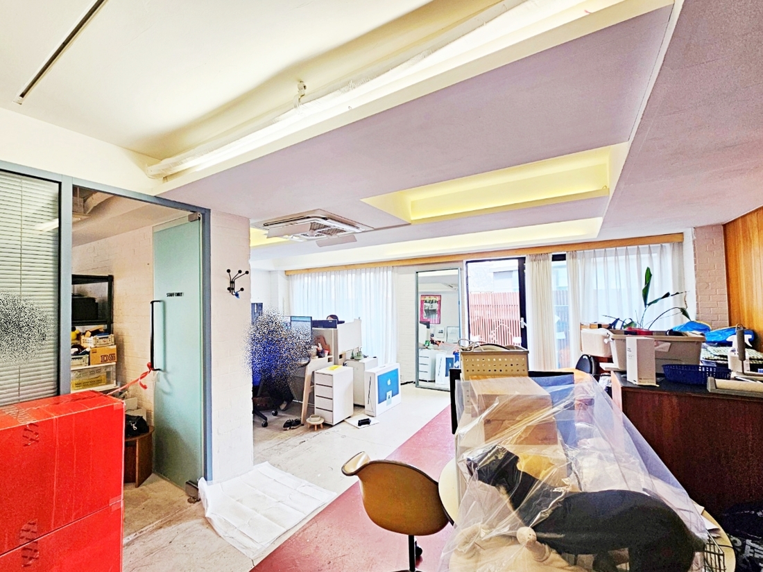 신사동 세로수길, 통창 사무실 임대 계약기 사진 2